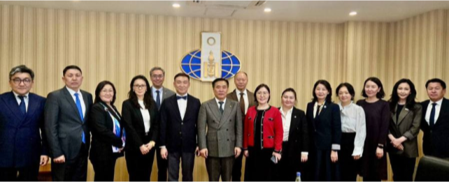 БОУАӨ-ийн сайд шинээр томилогдсон Элчин сайд нартай уулзаж, COP17 хурлын бэлтгэлийг хэлэлцлээ